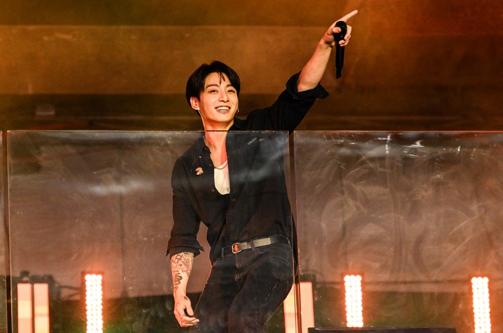 'By no means Let Pass' Jung Kook Terpilih sebagai Musik Baru Favorit Minggu Ini 'By no means Let Pass' Jung Kook Terpilih sebagai Musik Baru Favorit Minggu Ini