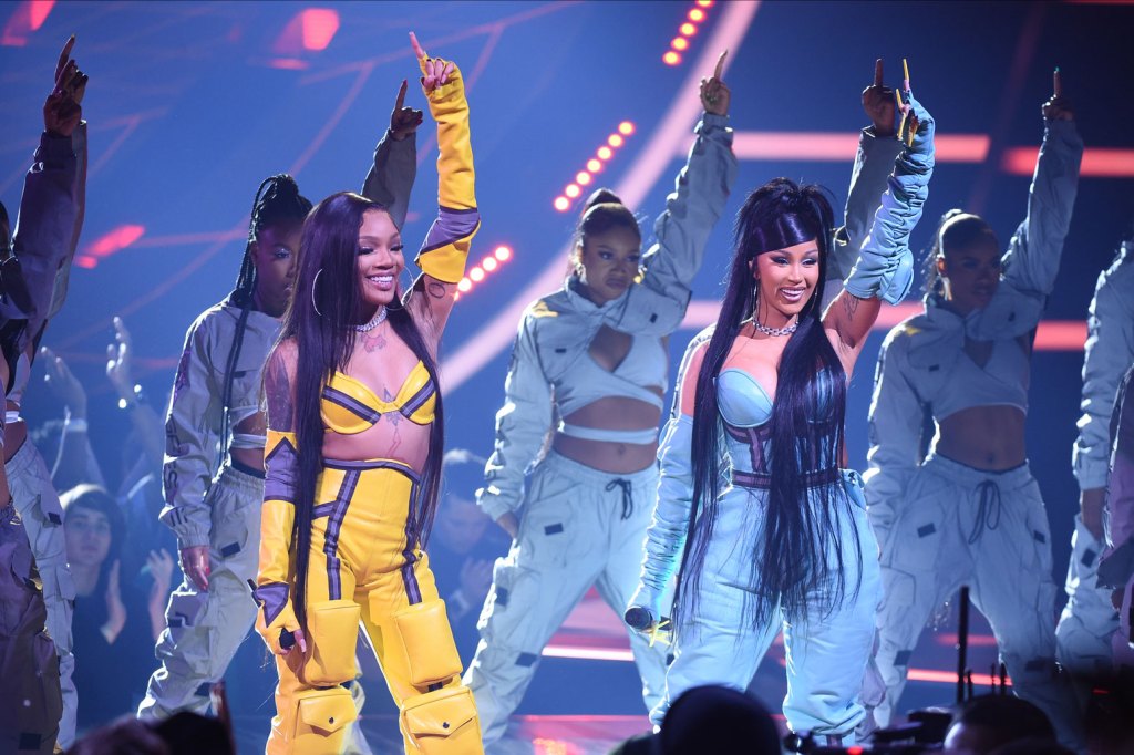 GloRilla & Megan Thee Stallion ‘Wanna Be’ Melompat Setelah Cardi B Remix GloRilla & Megan Thee Stallion ‘Wanna Be’ Melompat Setelah Cardi B Remix