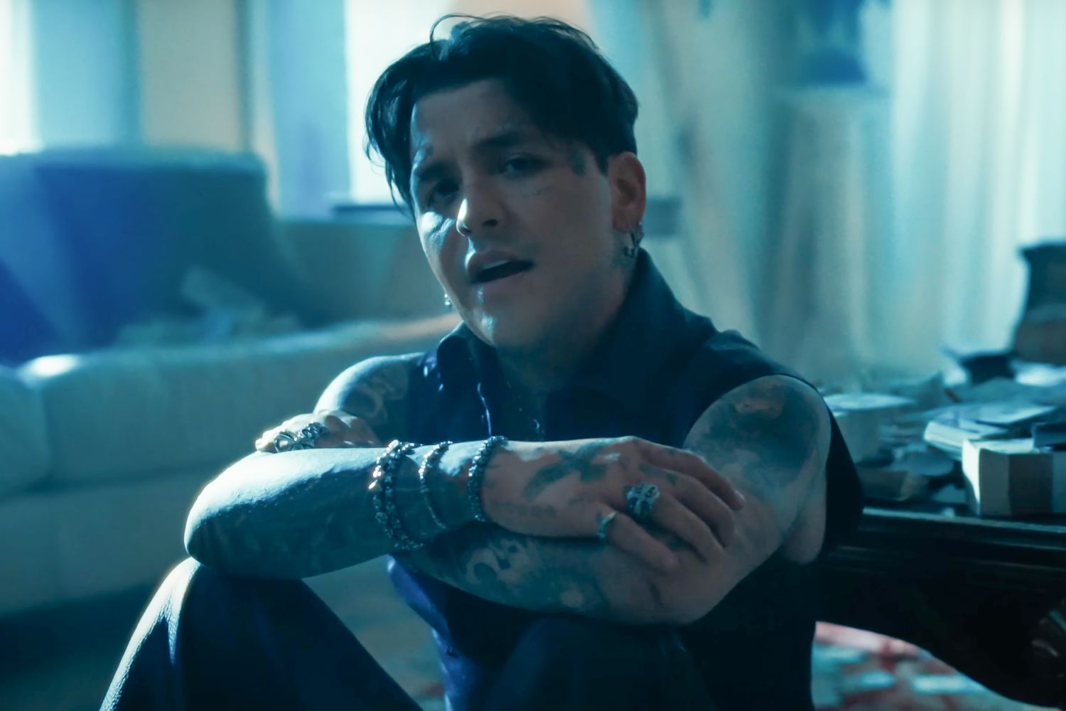 Christian Nodal Bernyanyi Tentang Patah Hati dan Perselingkuhan di Lagu Baru ‘Kbron y Medio’ Christian Nodal Bernyanyi Tentang Patah Hati dan Perselingkuhan di Lagu Baru ‘Kbron y Medio’