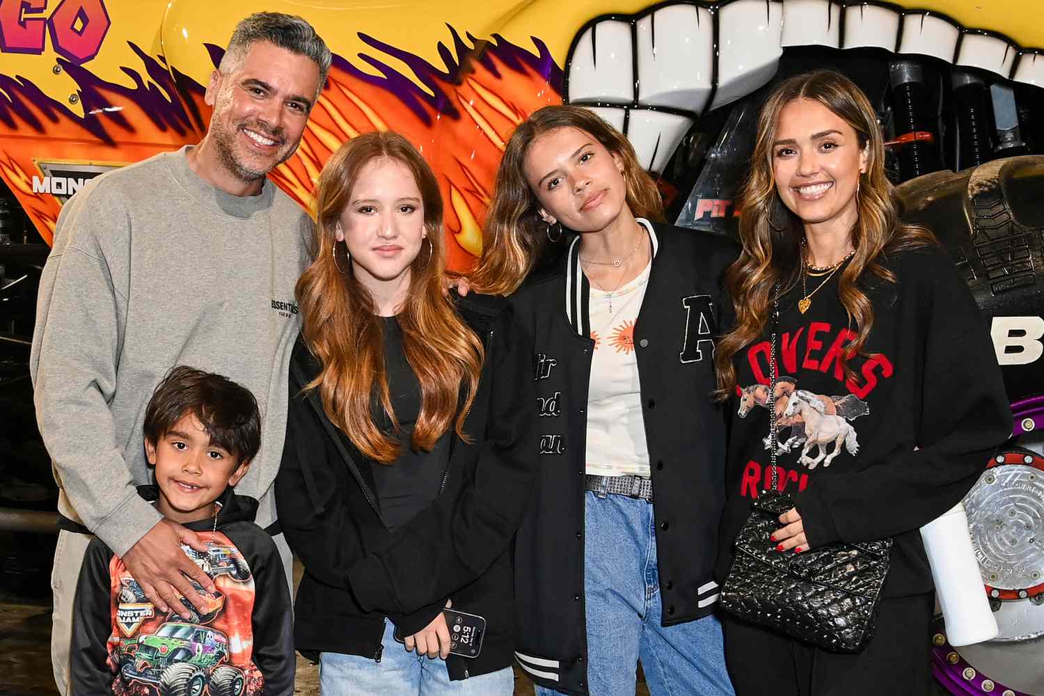 Jessica Alba Berbagi ‘Hal Terbesar’ yang Dia Ingin Anak-Anak Ketahui di Showbiz Jessica Alba Berbagi ‘Hal Terbesar’ yang Dia Ingin Anak-Anak Ketahui di Showbiz