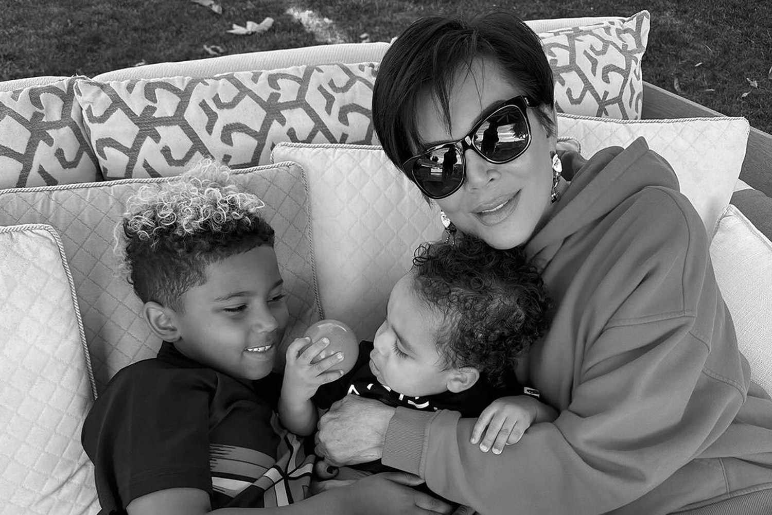 Kris Jenner Menangis Saat Dia Berbicara Tentang Tidak Pernah Hamil Lagi Kris Jenner Menangis Saat Dia Berbicara Tentang Tidak Pernah Hamil Lagi