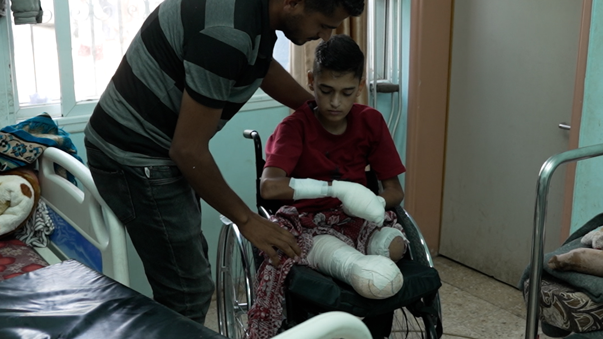 Remaja 15 tahun di Gaza kehilangan kaki dan tangannya karena 'ranjau Israel' | Gaza Remaja 15 tahun di Gaza kehilangan kaki dan tangannya karena 'ranjau Israel' | Gaza