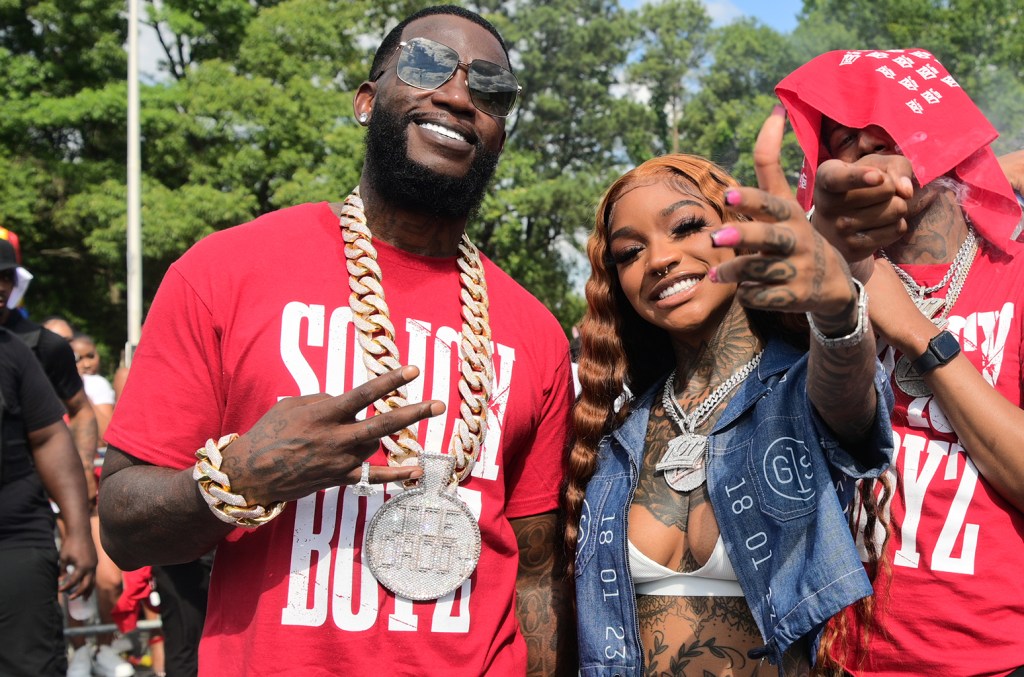 Gucci Mane Memberi Penghormatan kepada Mantan Rapper 1017 Gucci Mane Memberi Penghormatan kepada Mantan Rapper 1017