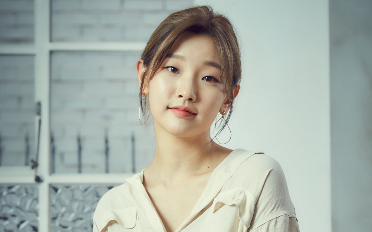 Transformasi Gaya Park So-dam dengan Kacamata Berpotongan Hime dan Berbingkai Tanduk Transformasi Gaya Park So-dam dengan Kacamata Berpotongan Hime dan Berbingkai Tanduk
