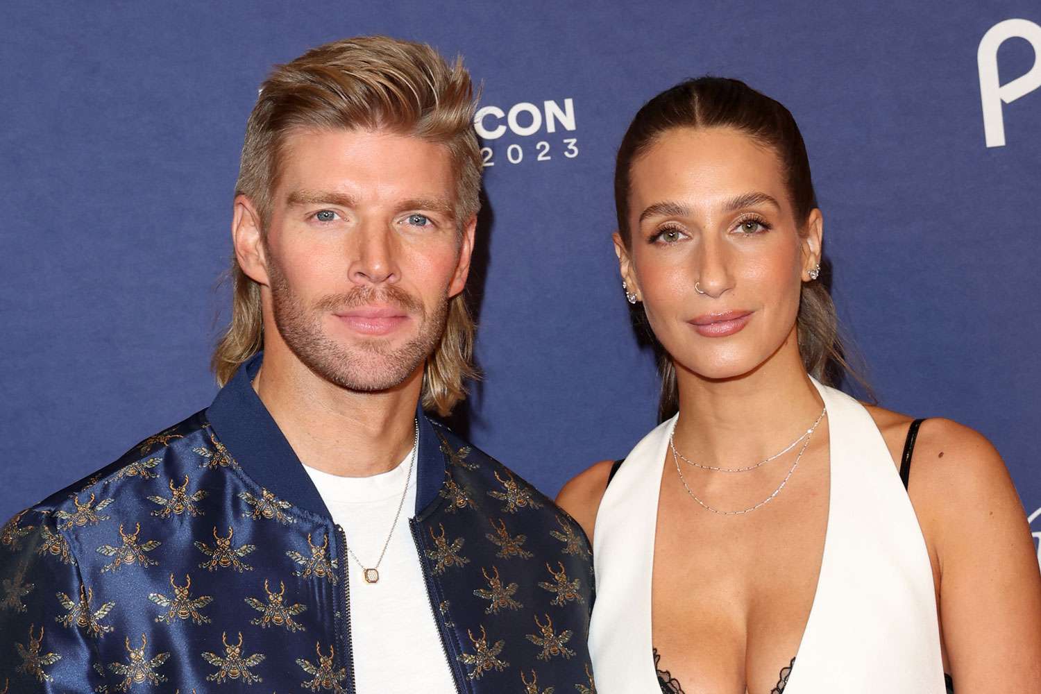 Amanda Batula Menyampaikan 'Sepertinya tidak Ada yang Berhasil' untuk 'Menurunkan' Kyle Cooke (Eksklusif) Amanda Batula Menyampaikan 'Sepertinya tidak Ada yang Berhasil' untuk 'Menurunkan' Kyle Cooke (Eksklusif)
