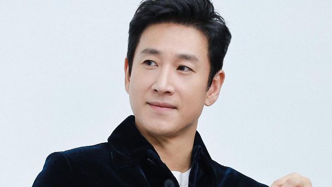Alasan Dibalik Keputusan CJ ENM Rilis ‘Mission Silence’ Milik Lee Solar-kyun Alasan Dibalik Keputusan CJ ENM Rilis ‘Mission Silence’ Milik Lee Solar-kyun