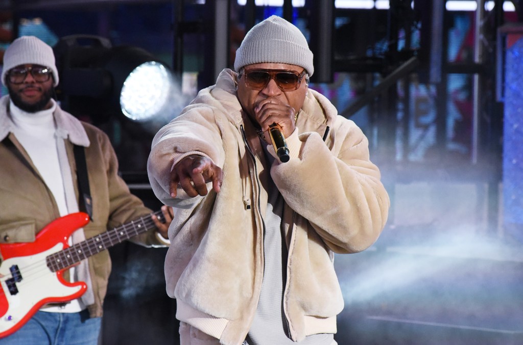 “LL COOL J Kembali Dengan Unmarried 'Saturday Evening Particular' yang Berapi-api”. “LL COOL J Kembali Dengan Unmarried 'Saturday Evening Particular' yang Berapi-api”.