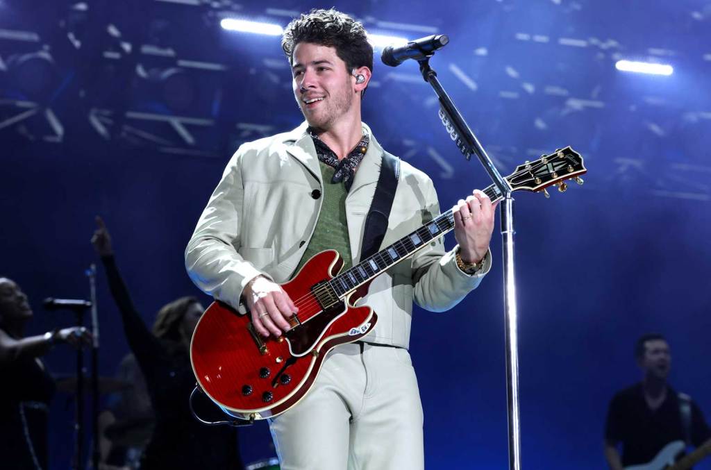 Nick Jonas Kembali ke Broadway Untuk Kebangkitan ‘Lima Tahun Terakhir’ Nick Jonas Kembali ke Broadway Untuk Kebangkitan ‘Lima Tahun Terakhir’