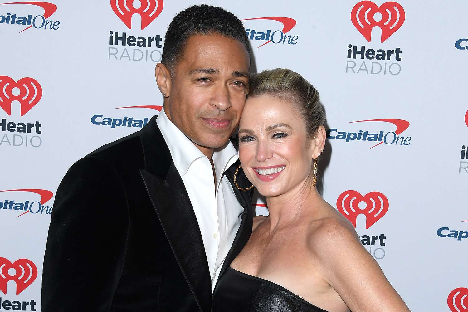 Amy Robach dan TJ Holmes Mengatakan Mencapai ‘Rock Backside’ Adalah ‘Membebaskan’ Amy Robach dan TJ Holmes Mengatakan Mencapai ‘Rock Backside’ Adalah ‘Membebaskan’