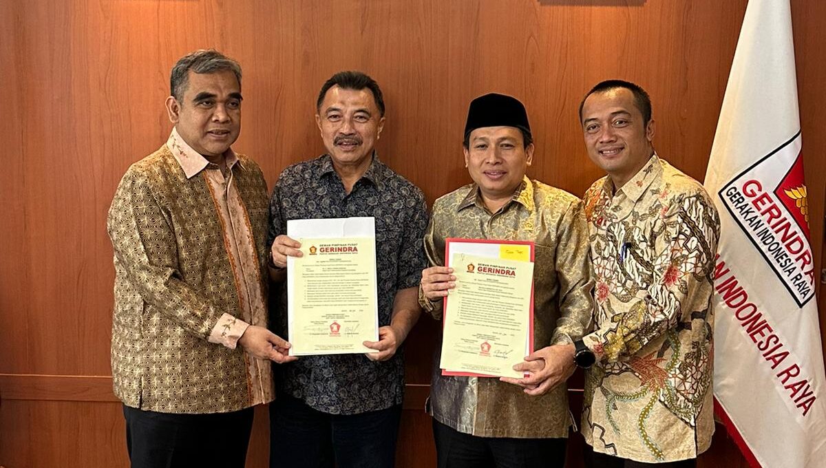 Direstui Prabowo, BN Holik Qodratullah Terima Surat Tugas DPP Gerindra untuk Maju Pilkada Bekasi Direstui Prabowo, BN Holik Qodratullah Terima Surat Tugas DPP Gerindra untuk Maju Pilkada Bekasi