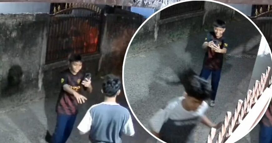 Waduh! Dua Bocah di Depok Sengaja Tendang Pagar Rumah Orang Waduh! Dua Bocah di Depok Sengaja Tendang Pagar Rumah Orang