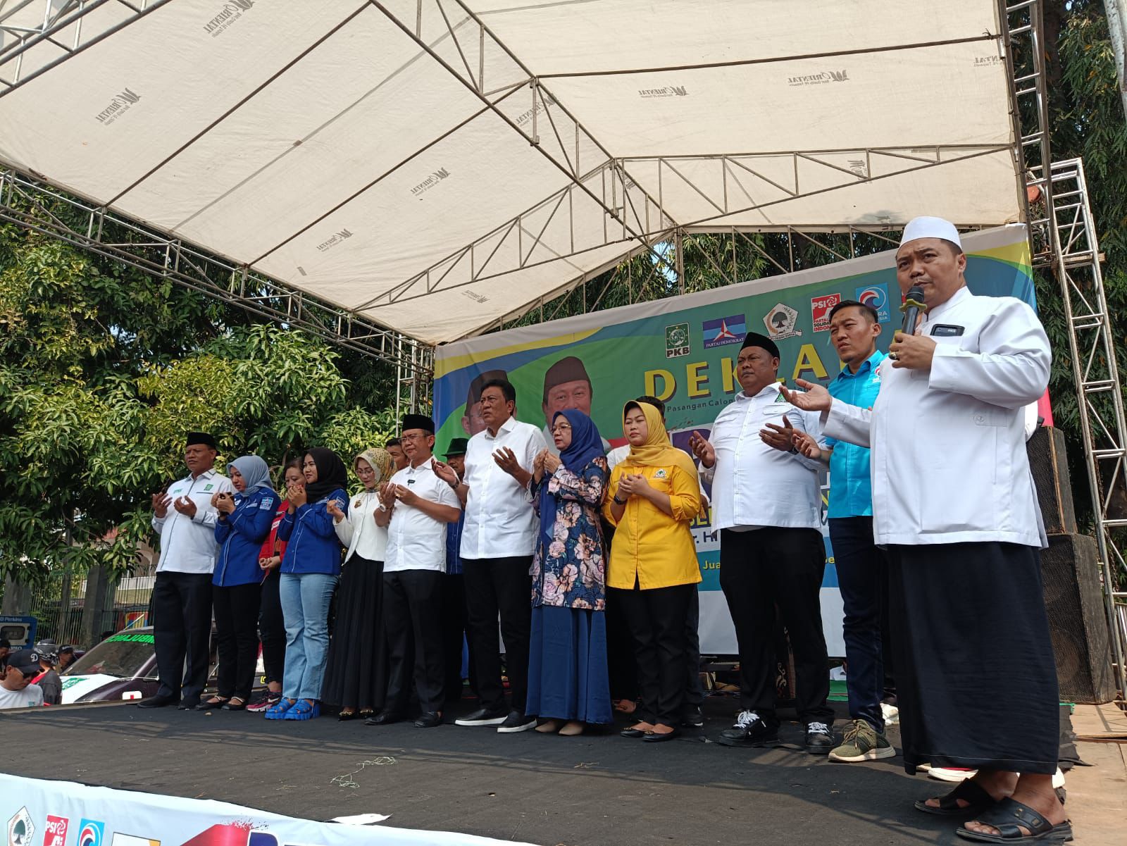 Keren! Deklarasi Dani-Romli Diusung 6 Parpol Hingga Didukung Kalangan Komunitas Keren! Deklarasi Dani-Romli Diusung 6 Parpol Hingga Didukung Kalangan Komunitas
