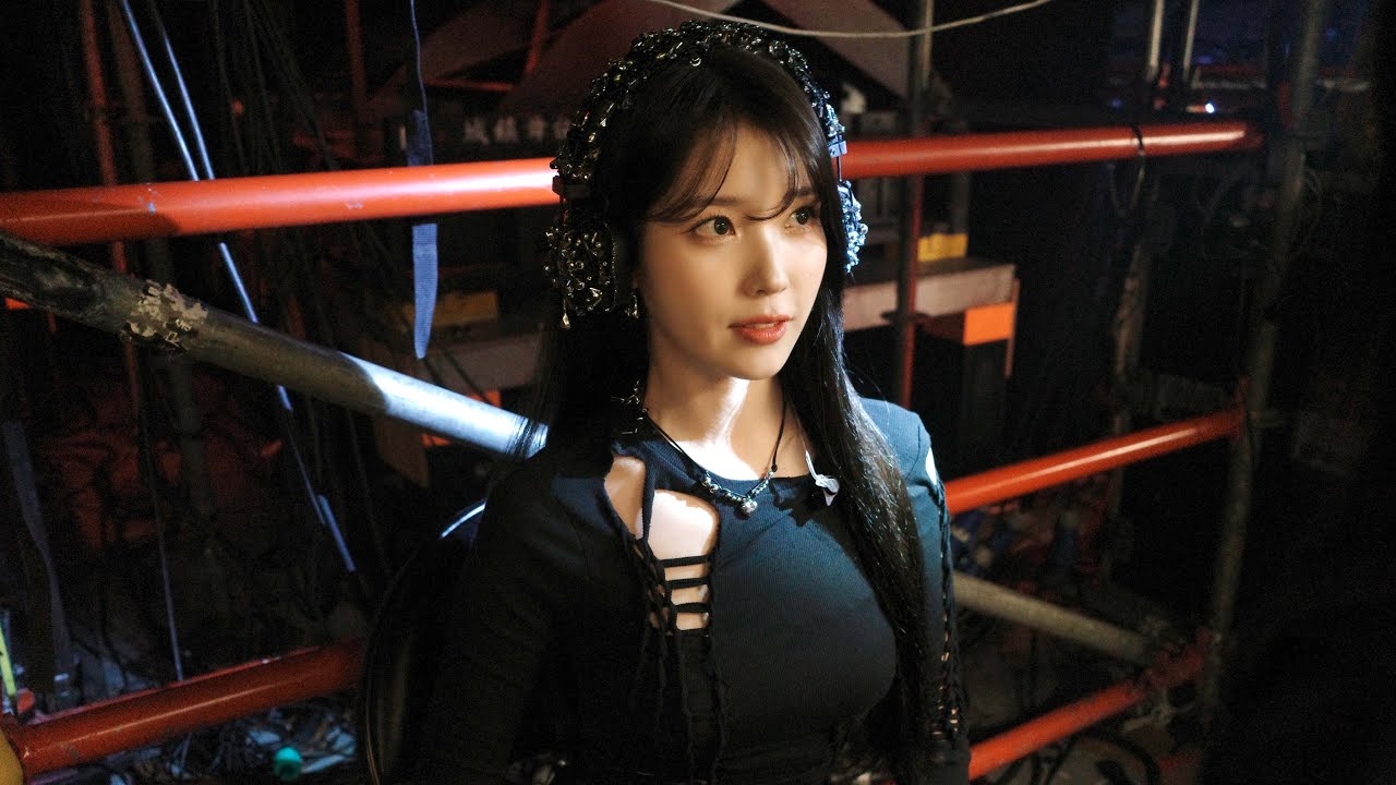 IU Dinobatkan Sebagai Artis Terbaik Billboard Korea Tahun Ini IU Dinobatkan Sebagai Artis Terbaik Billboard Korea Tahun Ini