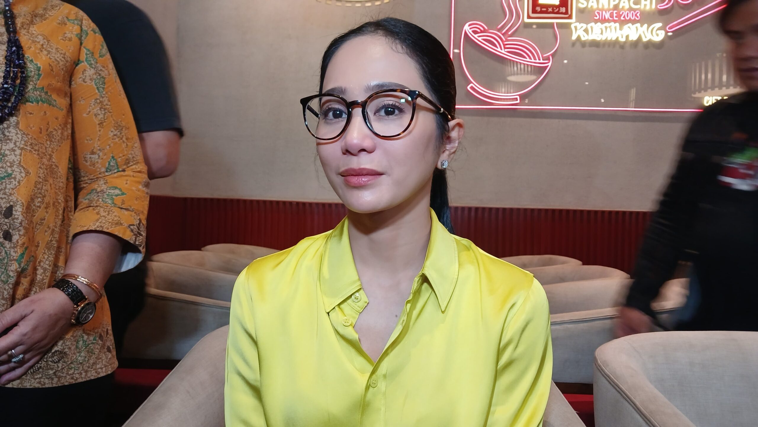 Bunga Zainal Jalani Pemeriksaan di Polda Metro Jaya Bunga Zainal Jalani Pemeriksaan di Polda Metro Jaya