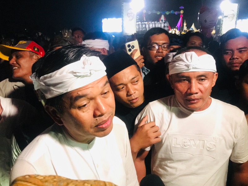 Gubernur Dedi Mulyadi Hapus Tunggakan Pajak Kendaraan Bermotor untuk Warga Jabar Gubernur Dedi Mulyadi Hapus Tunggakan Pajak Kendaraan Bermotor untuk Warga Jabar