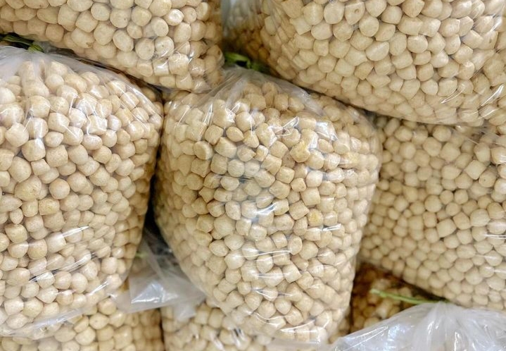 Amplang: Kerupuk Ikan Renyah Khas Kalimantan Timur Amplang: Kerupuk Ikan Renyah Khas Kalimantan Timur