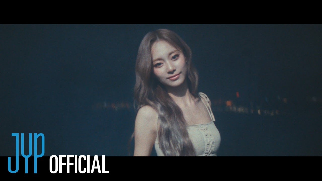 Dari TWICE hingga Solo: Tzuyu Ungkap Perjalanan Musikalnya dengan ‘abouTZU’ Dari TWICE hingga Solo: Tzuyu Ungkap Perjalanan Musikalnya dengan ‘abouTZU’