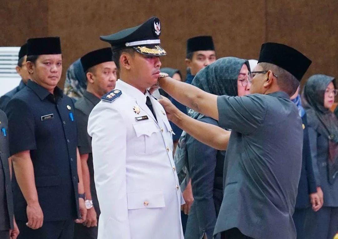 Pj Sekda Kabupaten Bekasi Lantik Anak Kandung Sendiri? Pj Sekda Kabupaten Bekasi Lantik Anak Kandung Sendiri?