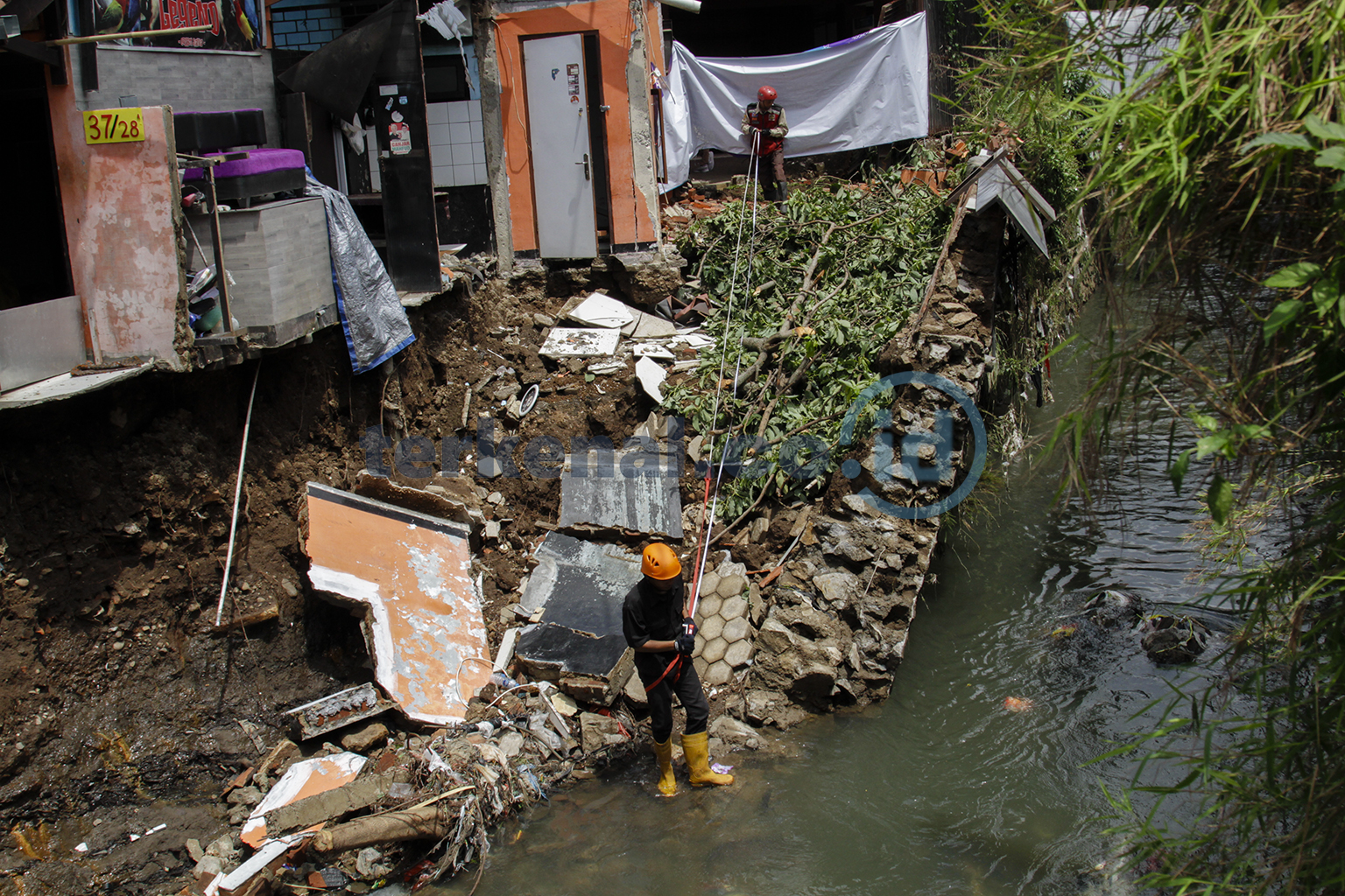 FOTO: Ini Situasi Sungai Citepus Usai Jebol di Bandung FOTO: Ini Situasi Sungai Citepus Usai Jebol di Bandung