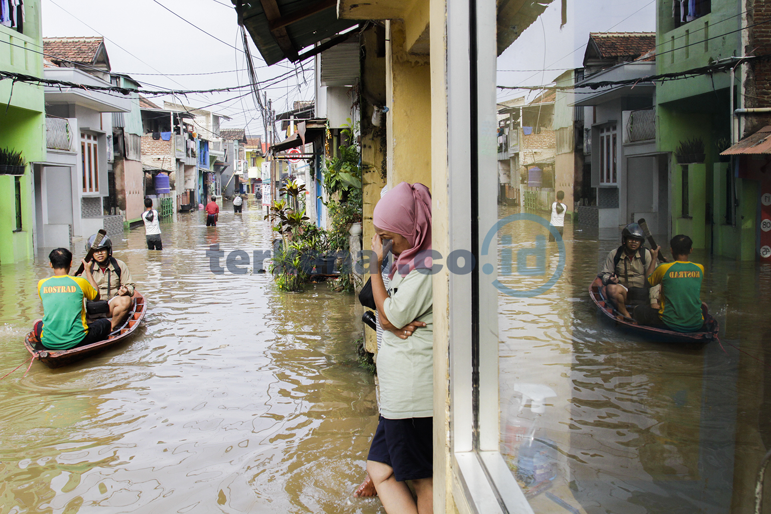 FOTO: Banjir Merendam Permukiman Penduduk di Kampung Bojongasih Bandung FOTO: Banjir Merendam Permukiman Penduduk di Kampung Bojongasih Bandung