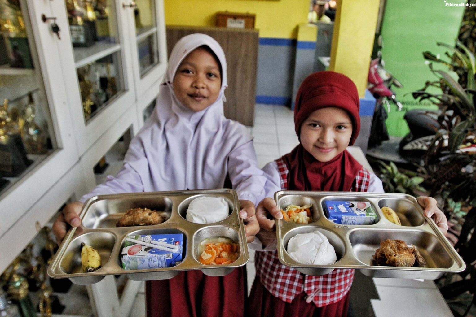 Mantap! Presiden Prabowo Anggarkan Makan Bergizi Gratis Jadi Rp 10 Ribu Per Anak Mantap! Presiden Prabowo Anggarkan Makan Bergizi Gratis Jadi Rp 10 Ribu Per Anak