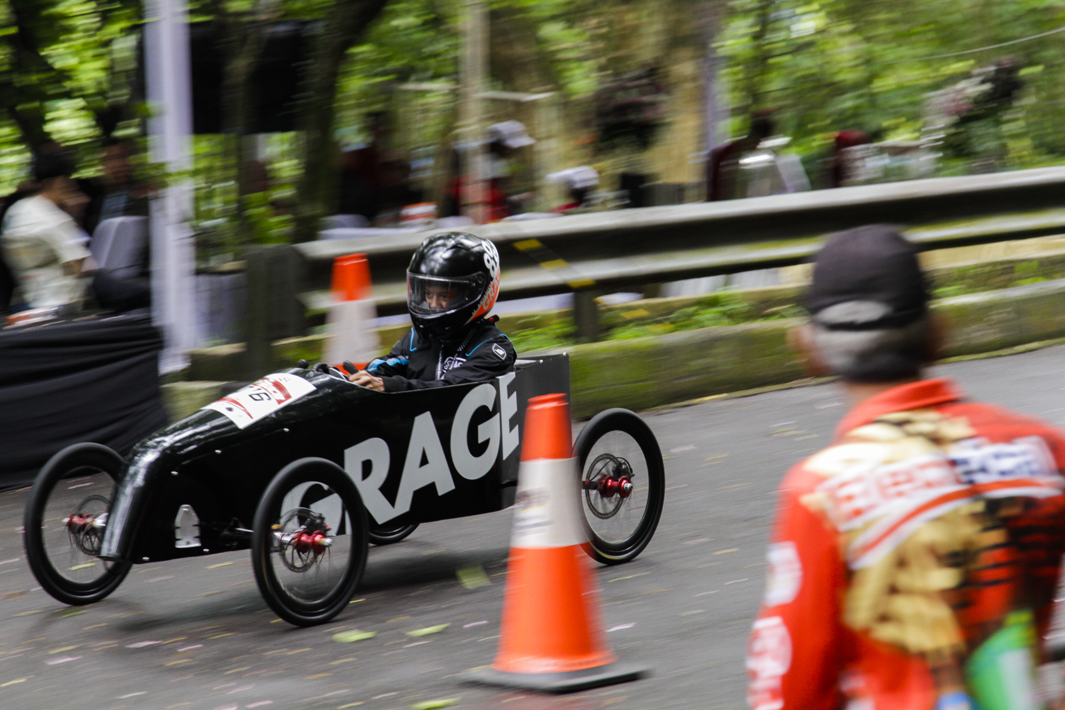 Foto: Perlombaan Kereta Peti Sabun di Bandung Foto: Perlombaan Kereta Peti Sabun di Bandung