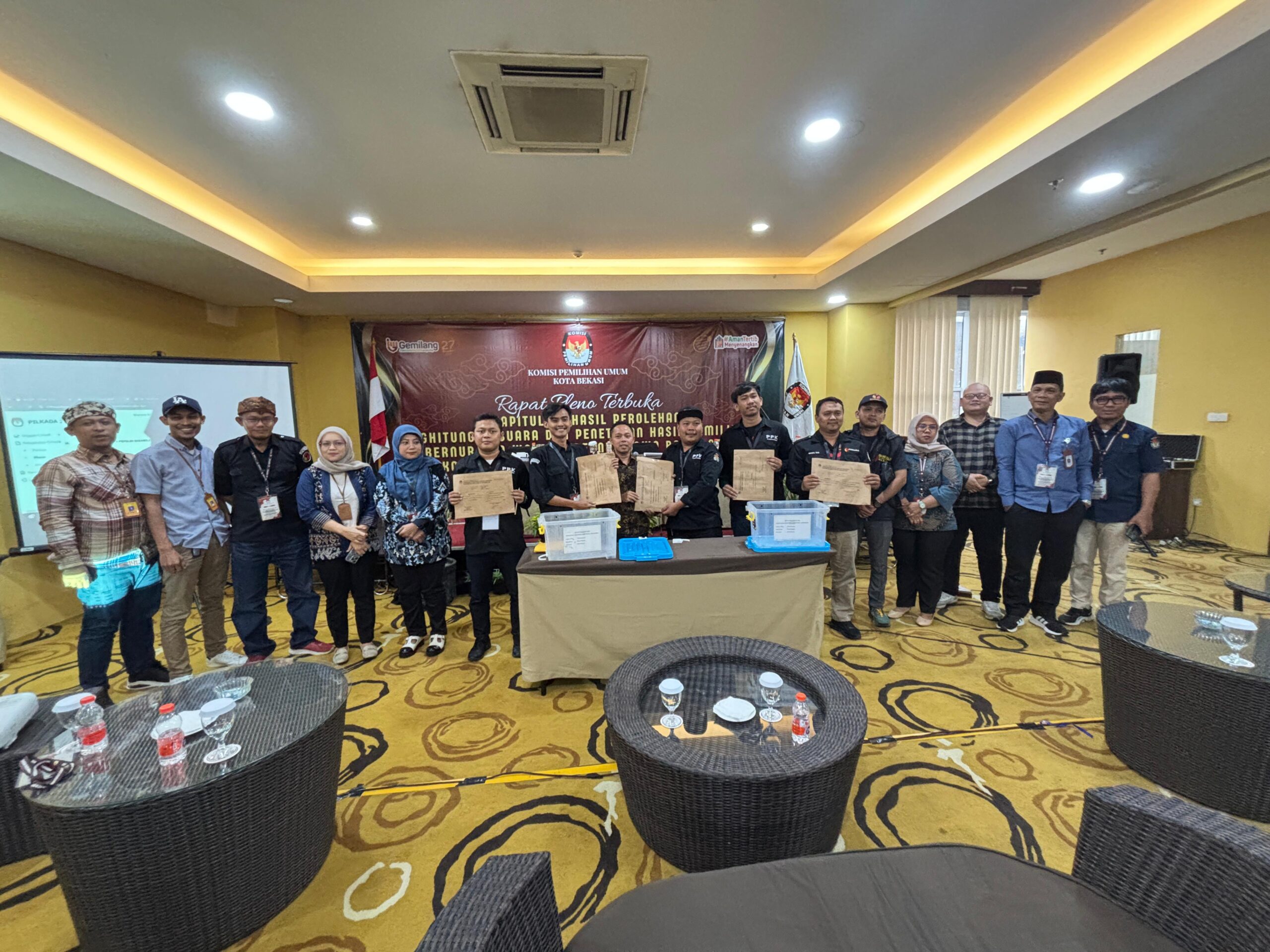 Usai Rapat Pleno Rekapitulasi Hasil Penghitungan, Bawaslu Kota Bekasi: PPK Mustikajaya Terbaik Usai Rapat Pleno Rekapitulasi Hasil Penghitungan, Bawaslu Kota Bekasi: PPK Mustikajaya Terbaik
