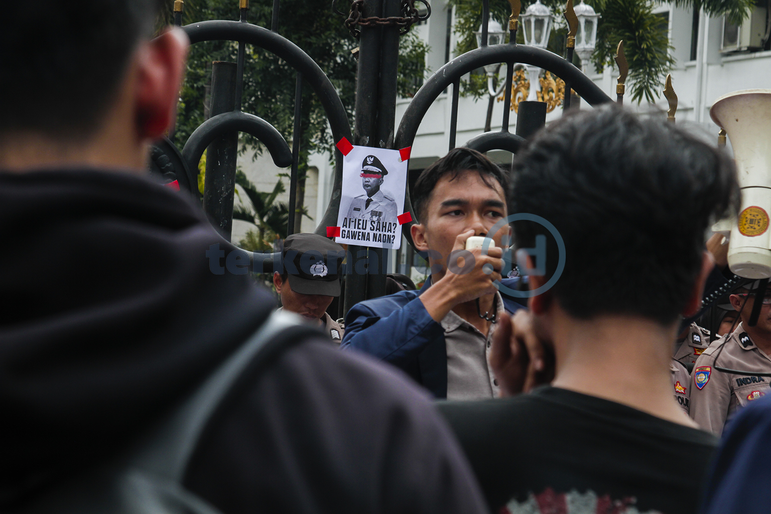 Foto: Massa Aksi Menilai Pj Gubernur Jawa Barat Gagal Memimpin Foto: Massa Aksi Menilai Pj Gubernur Jawa Barat Gagal Memimpin