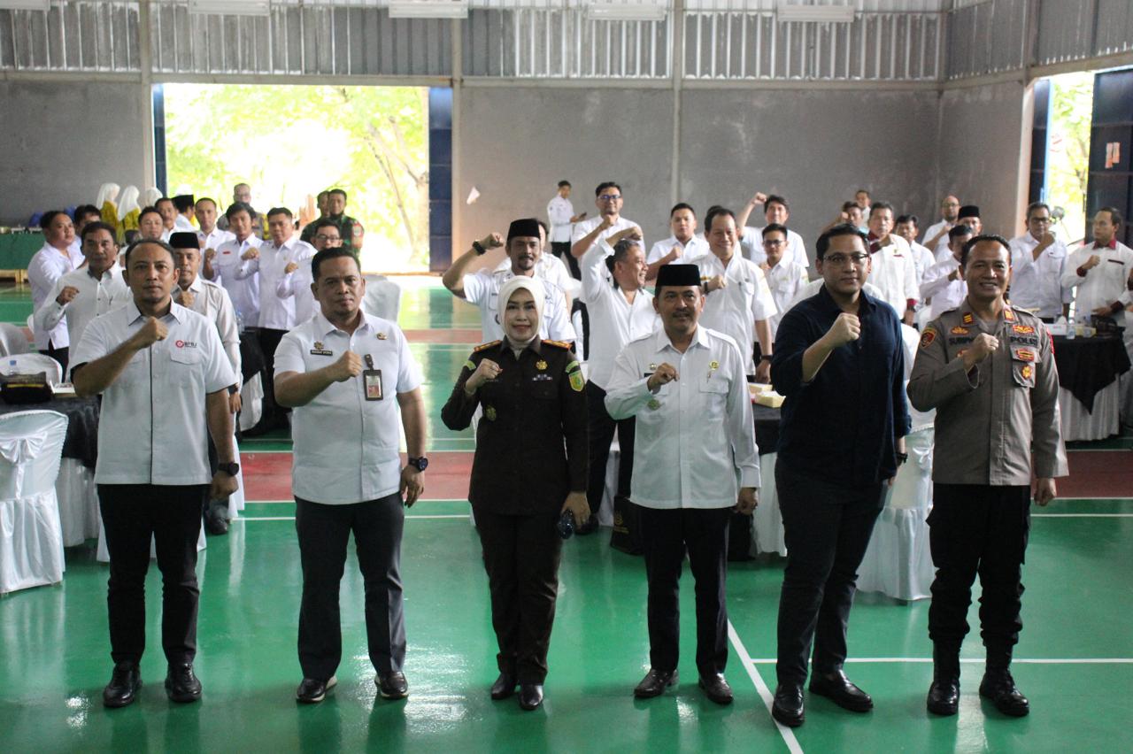 Kejari Kabupaten Bekasi Sosialisasikan Pengelolaan Keuangan Desa di Cikarang: Program ‘Jaga Desa’ Kejari Kabupaten Bekasi Sosialisasikan Pengelolaan Keuangan Desa di Cikarang: Program ‘Jaga Desa’