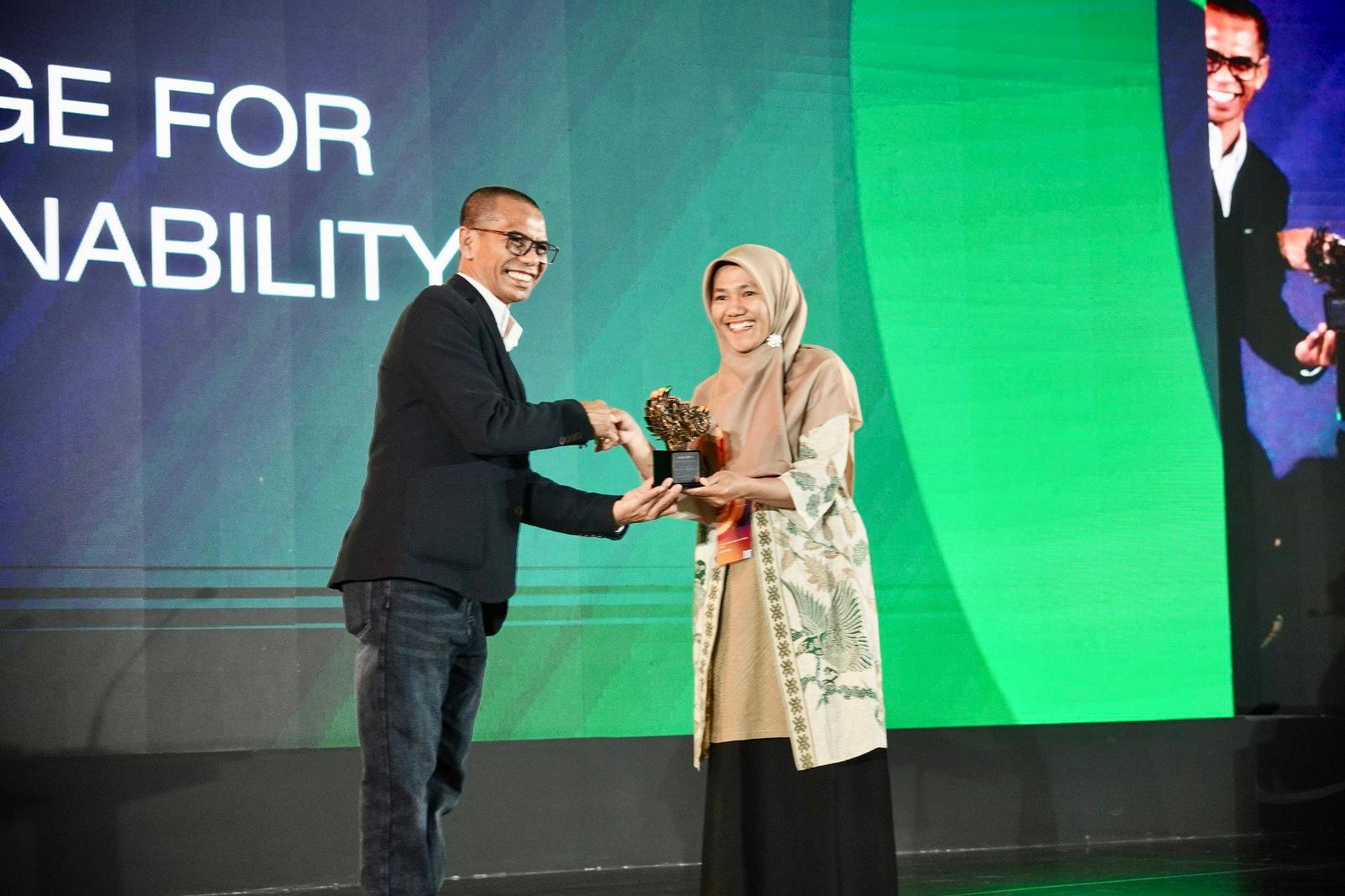 Mantap! Nasabah PNM Mekaar Meraih Penghargaan pada Mata Lokal Award 2025 Mantap! Nasabah PNM Mekaar Meraih Penghargaan pada Mata Lokal Award 2025