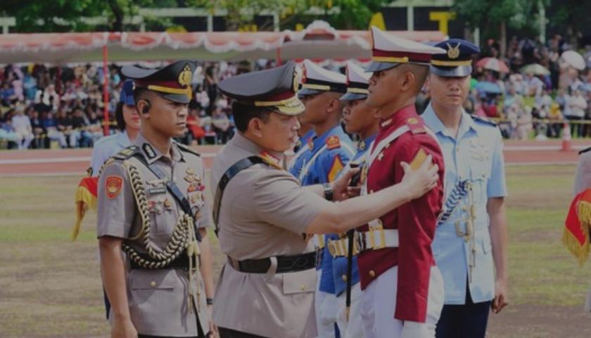 Polisi Nggak Paham Hukum? Jangan Kaget, “Pabrik”-nya Memang Didesain Begitu Polisi Nggak Paham Hukum? Jangan Kaget, “Pabrik”-nya Memang Didesain Begitu