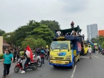 Demo Sopir Truk Kembali Terjadi di Surabaya, Tuntut Keadilan Tarif dan Penertiban Truk ODOL Demo Sopir Truk Kembali Terjadi di Surabaya, Tuntut Keadilan Tarif dan Penertiban Truk ODOL