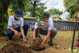 Warga Kulon Progo Gencarkan Gerakan Menanam Pohon di Musim Hujan Warga Kulon Progo Gencarkan Gerakan Menanam Pohon di Musim Hujan