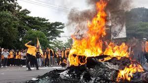 Demo Mahasiswa “Jogja Memanggil” Warnai Malioboro, Tuntut Perubahan Pemerintahan Demo Mahasiswa “Jogja Memanggil” Warnai Malioboro, Tuntut Perubahan Pemerintahan
