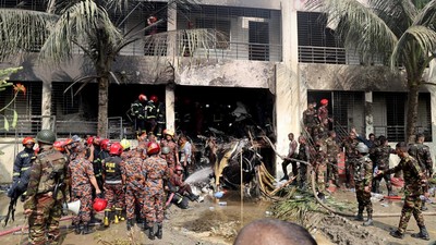 Jet Tempur Bangladesh Jatuh Timpa Sekolah, 31 Tewas Termasuk Pilot Jet Tempur Bangladesh Jatuh Timpa Sekolah, 31 Tewas Termasuk Pilot